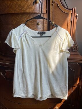 DG2 by Diane Gilman Pastel Yellow  V-Neck Short Sleeve Top